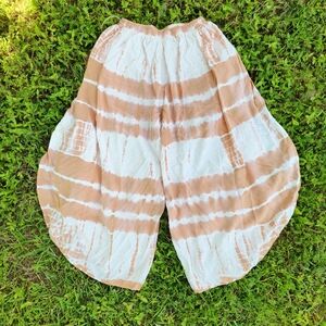 Tie-Dye Wide Leg Capris with Full Slit Size S